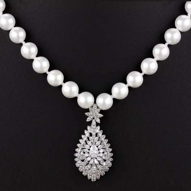 Beautiful Pearl Necklace Set