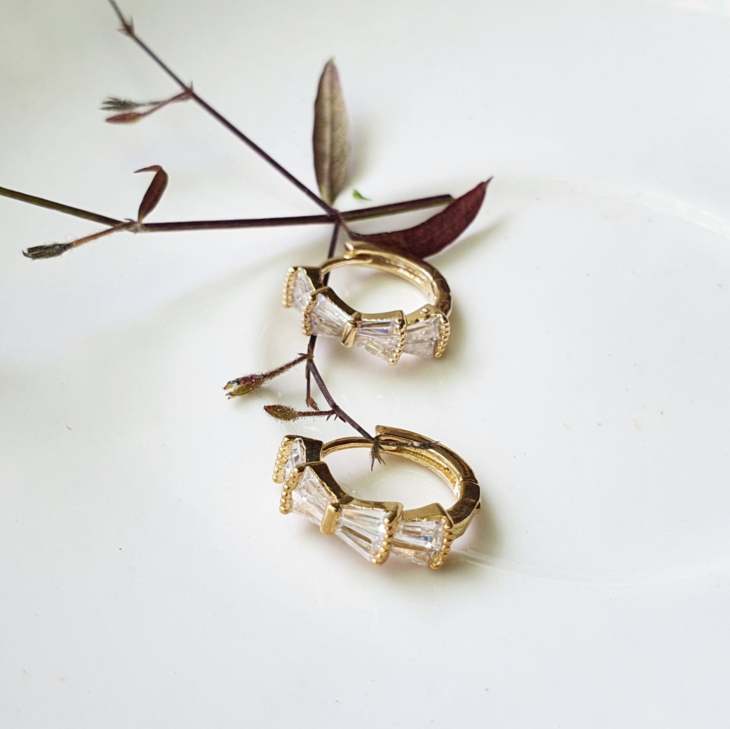 Elegant Gold Hoop Earring