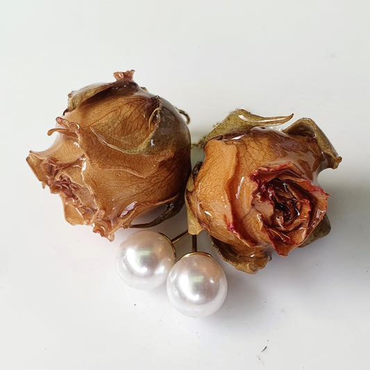Rose Pearl Hanging Earring