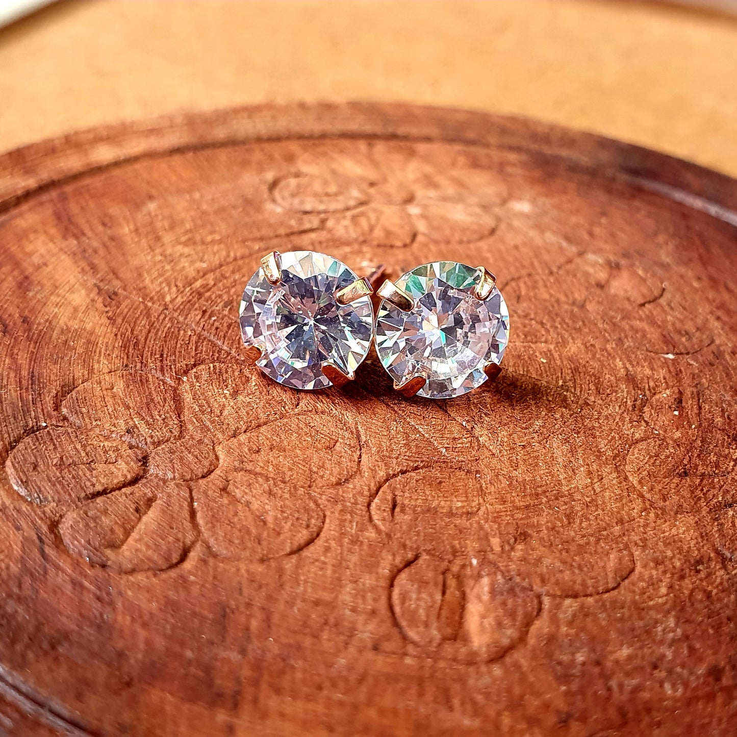 Sparkling Solitaire Earring