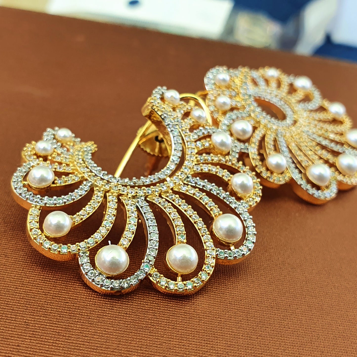 Beautiful 2 Tone Pearl Earring