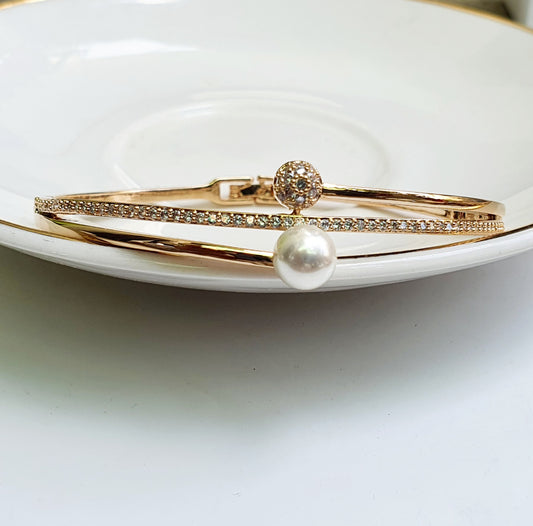Classic Pearl Bracelet