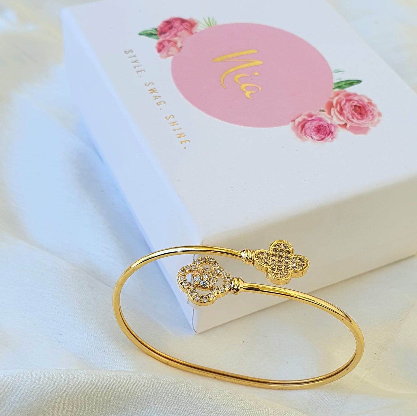 Cute Gold Flower Bracelet