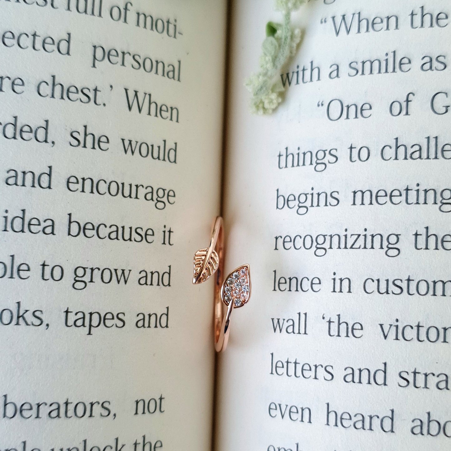 Cute Adjustable Leaf Ring