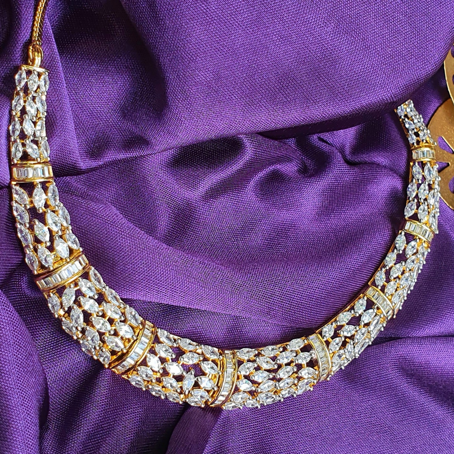 Unique and Stylish White Stone Necklace Set