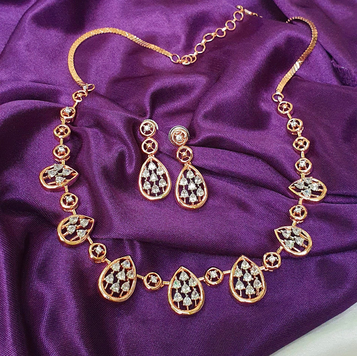 Pretty Rosegold Necklace Set
