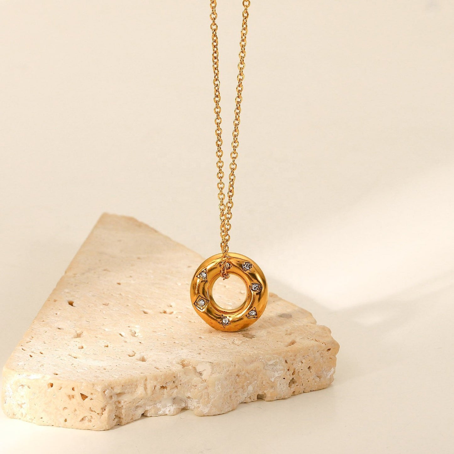 Anti Tarnish Round Pendant Chain
