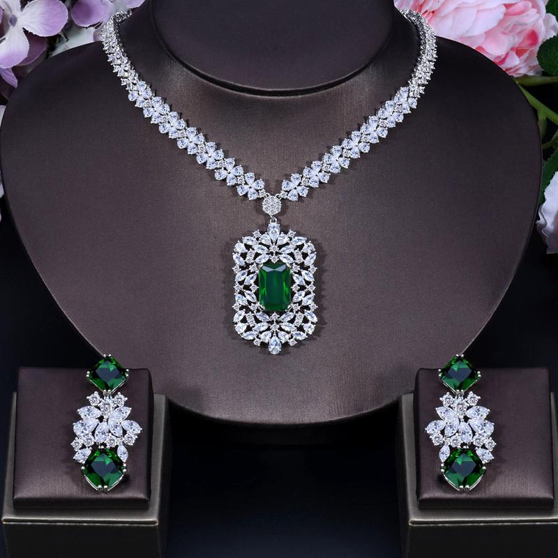 Elegant White Stone Necklace with Emerald