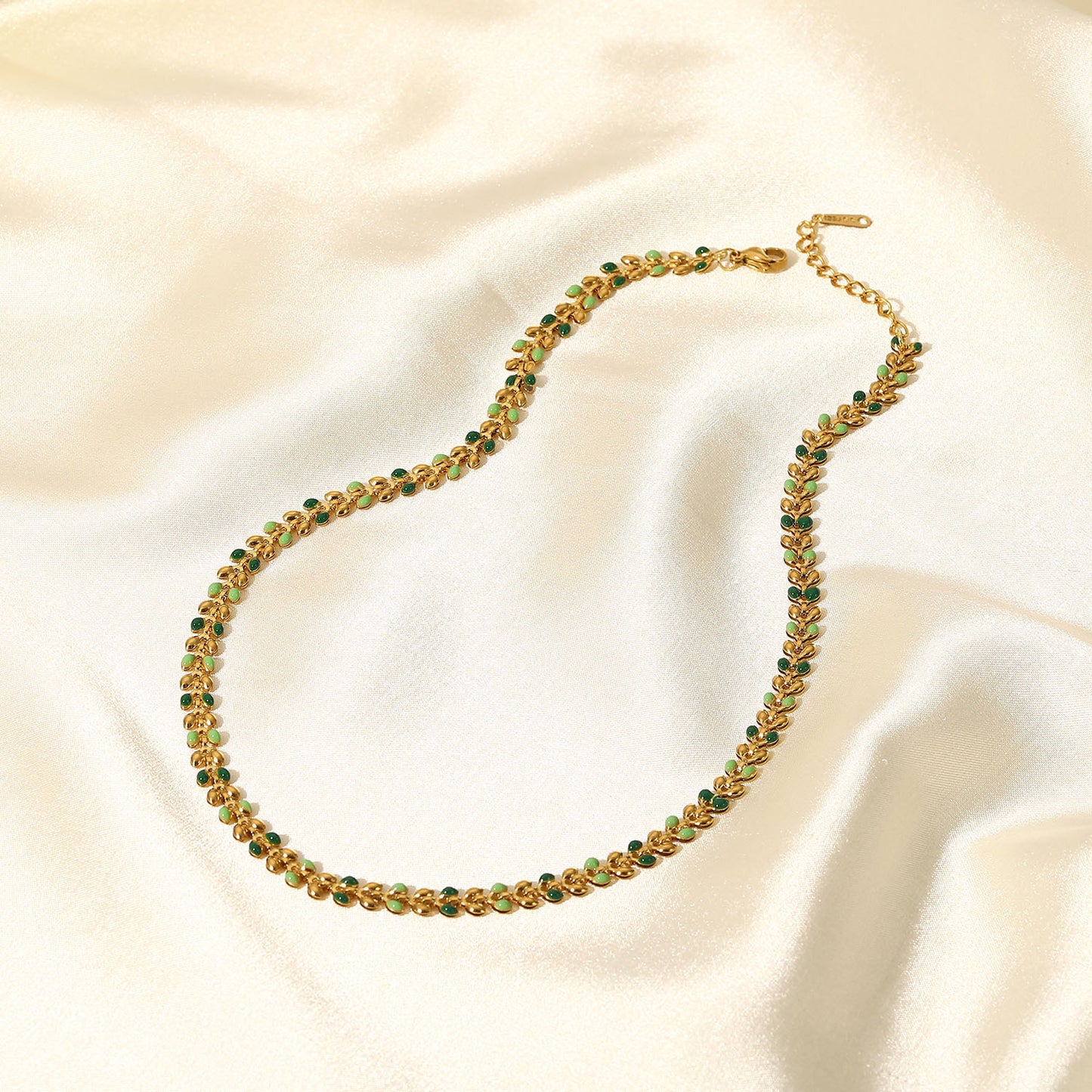 Anti Tarnish Leaf Pattern Neckpiece