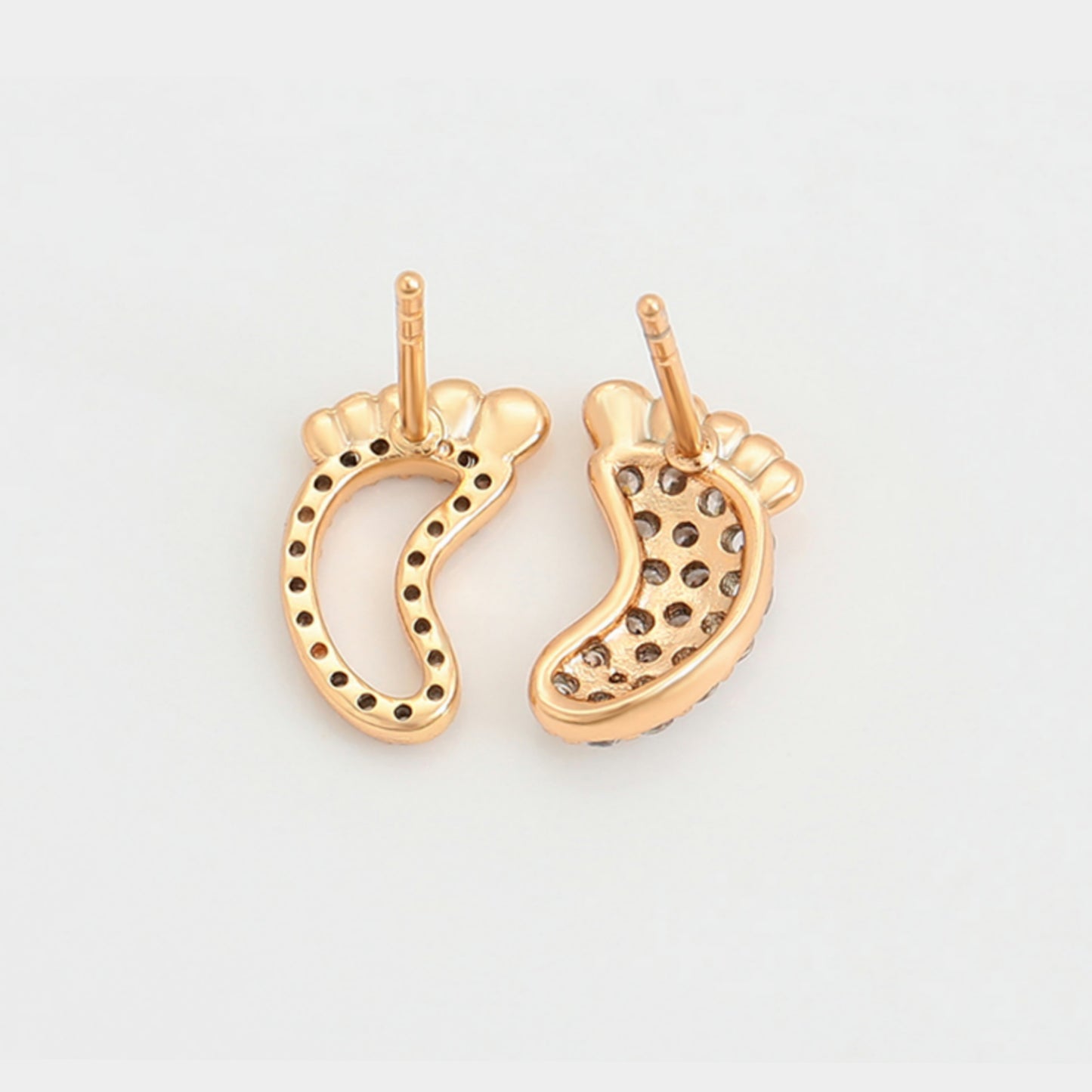 Cute Assymetrical Footstep Stud