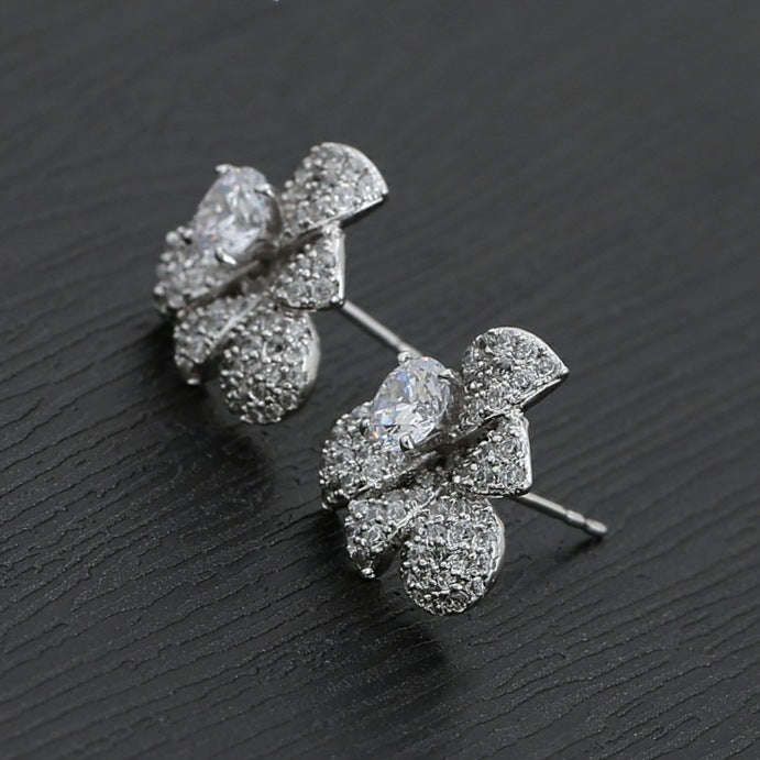 Elegant White Stone Leaf Earring