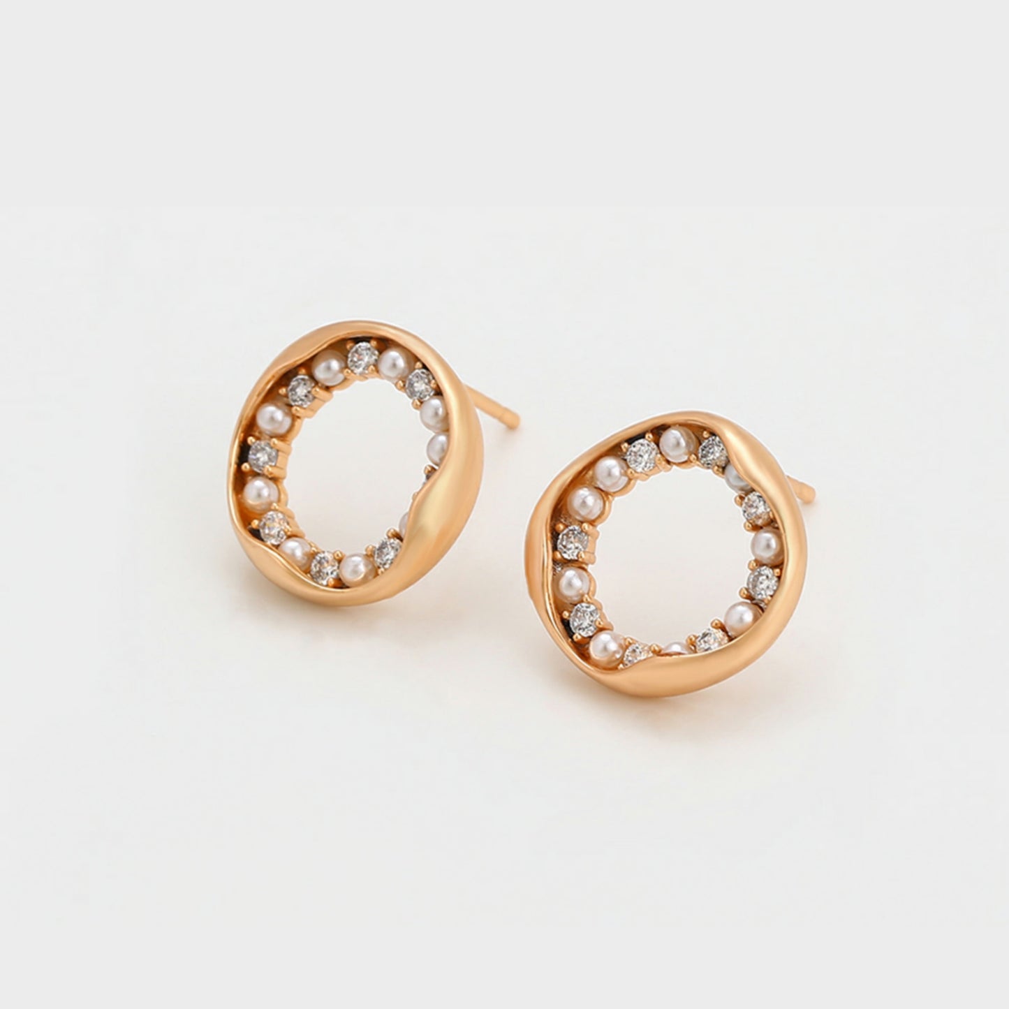 Stylish Round Gold Earring