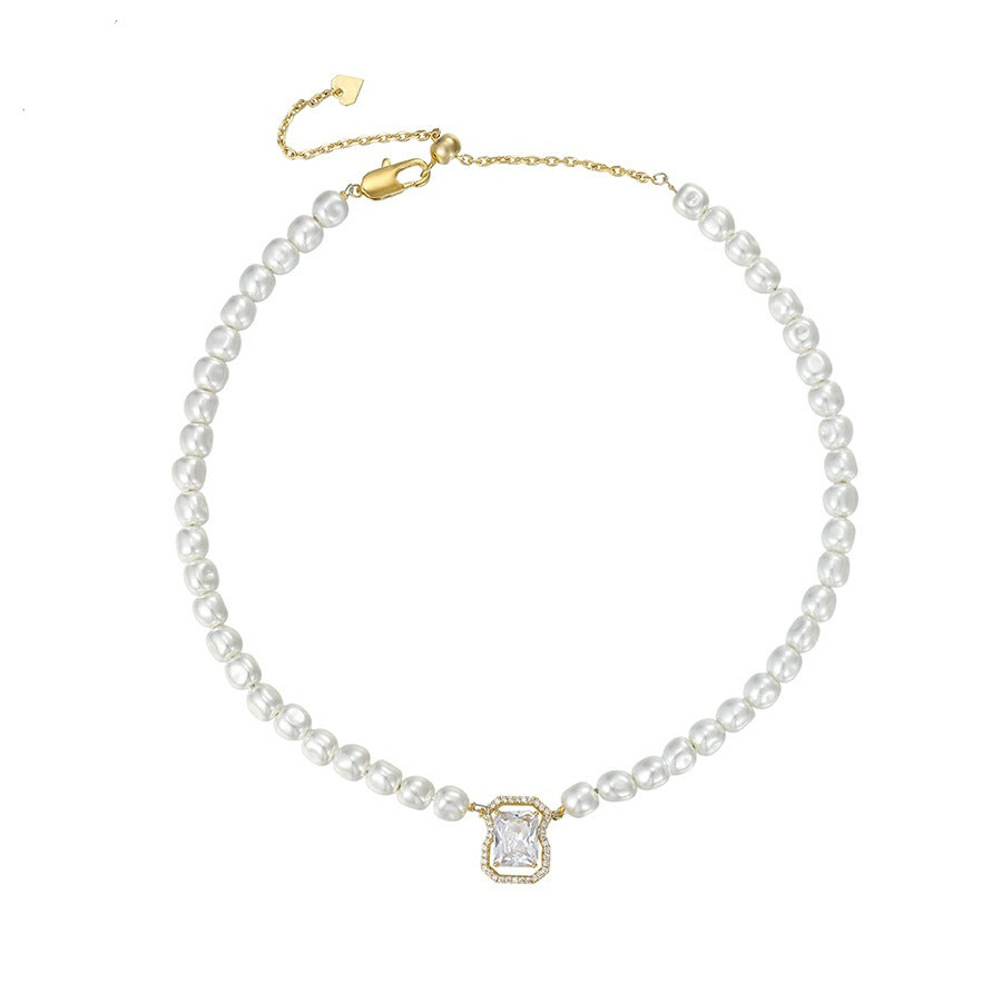Pretty Pearl Necklace