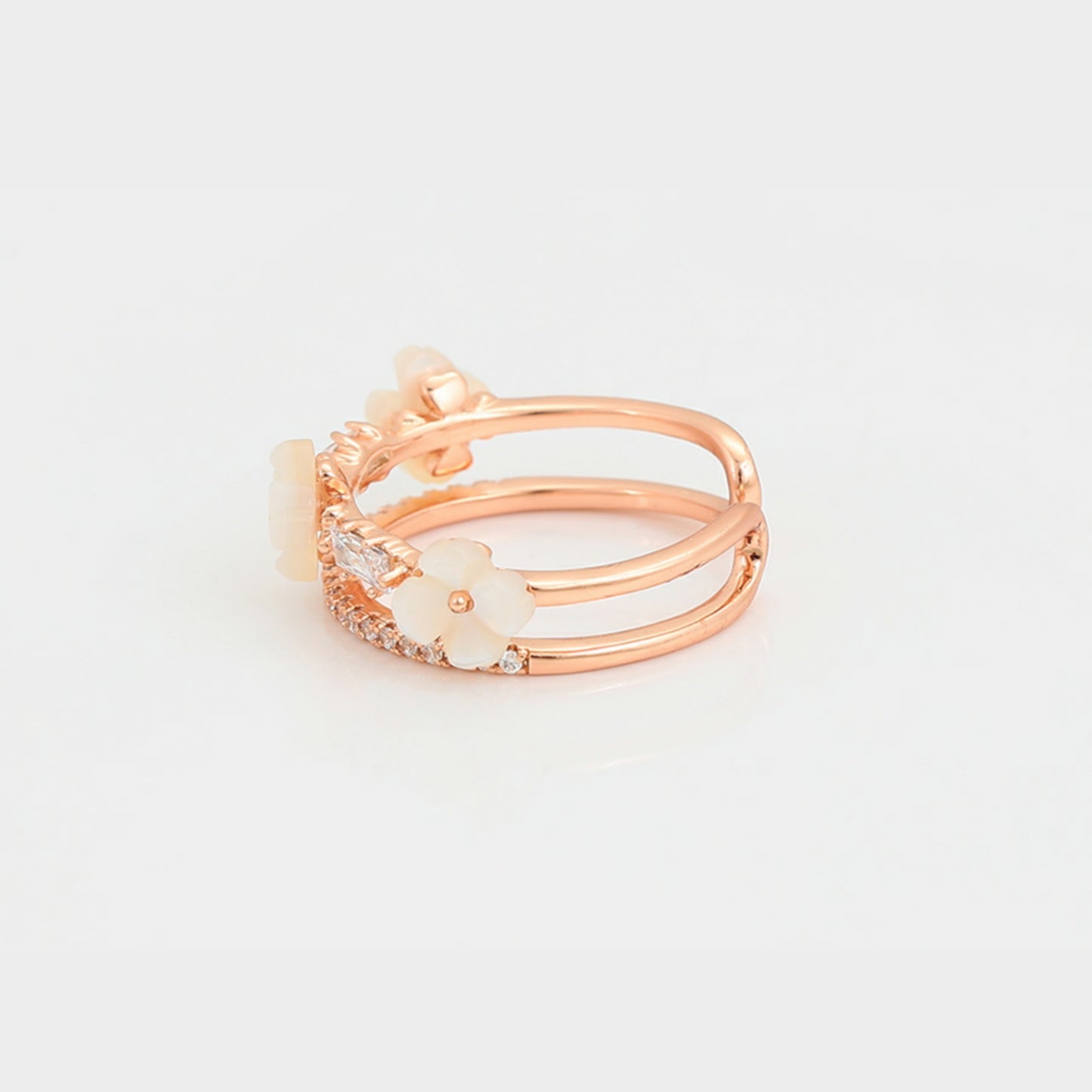 Cute Mother of Pearl Flower Ring