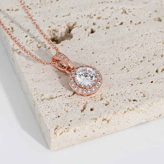 Elegant Rosegold Solitaire Pendant Chain
