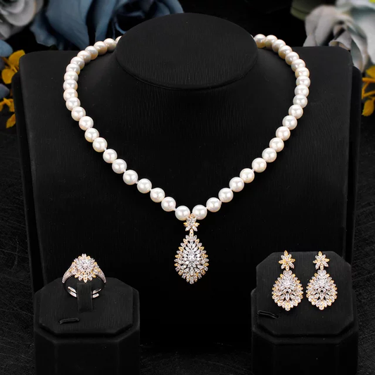 Beautiful Pearl Necklace Set