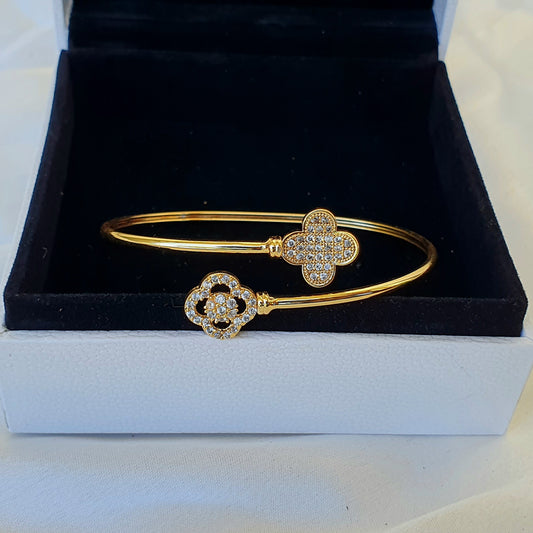 Cute Gold Flower Bracelet