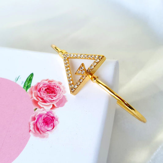 Beautiful Gold Triangle Bracelet